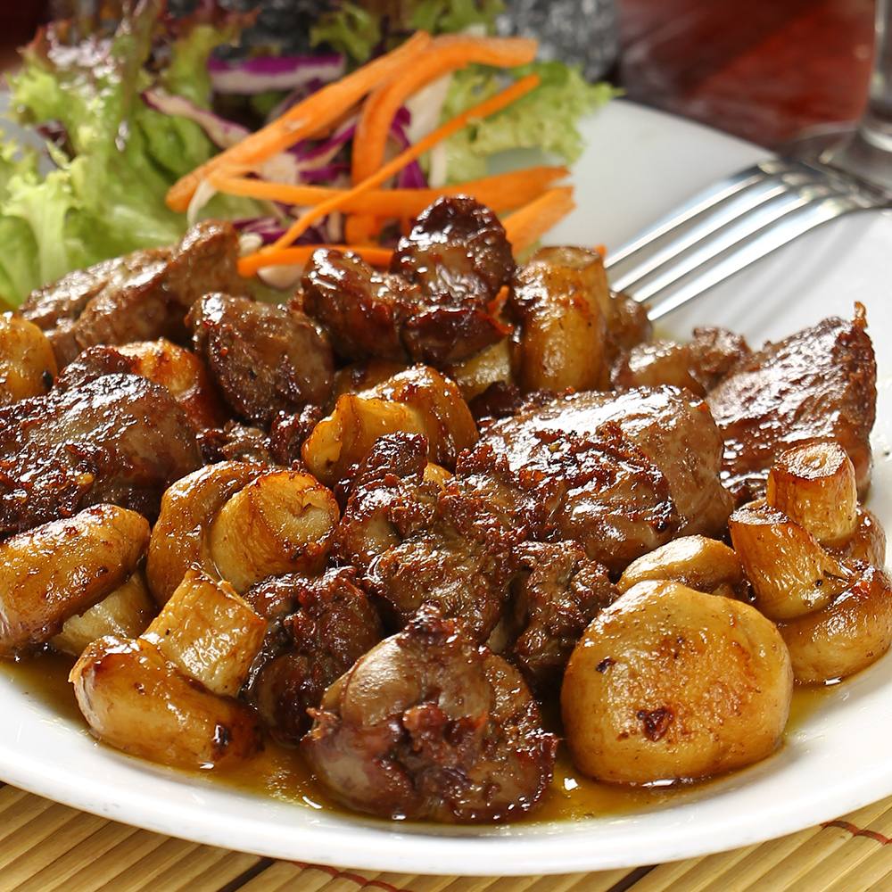 Ficatei de pui cu ciuperci in sos de unt si usturoi